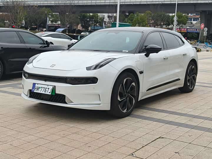 Фото 3 - Zeekr 001