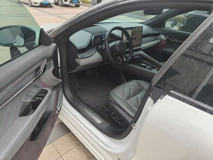 Фото 4 - Zeekr 001