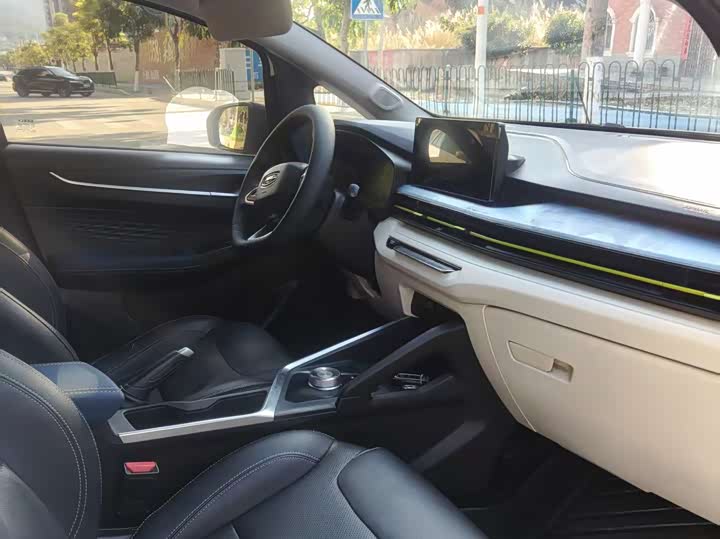 Фото 5 - Geely Geometry EX3