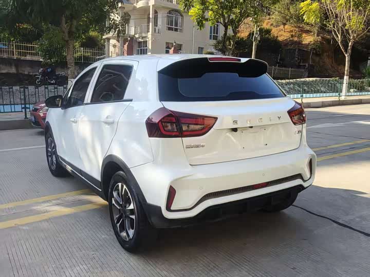 Фото 9 - Geely Geometry EX3