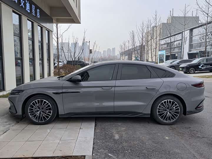 Фото 3 - BYD Han