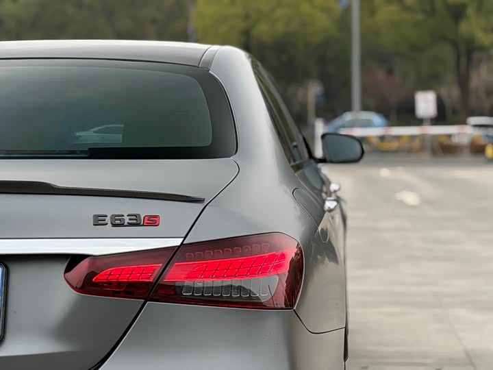 Фото 5 - Mercedes-Benz E-Class AMG