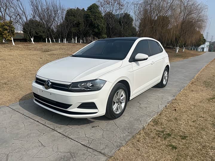 Фото 1 - Volkswagen Polo