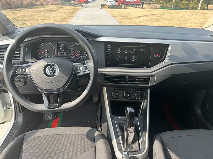 Фото 9 - Volkswagen Polo