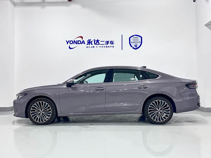 Фото 2 - Volkswagen Passat