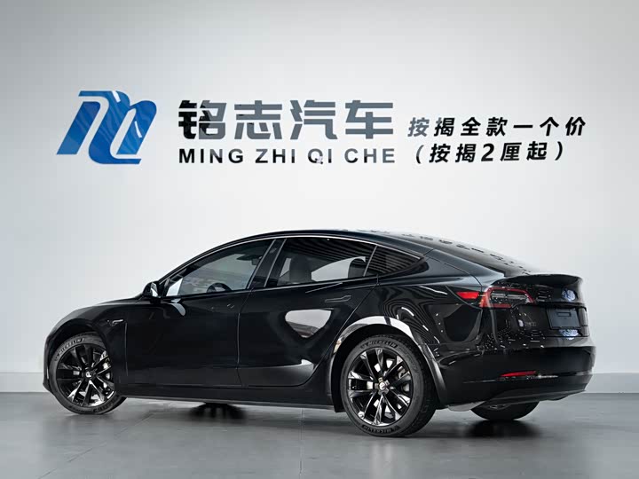 Фото 3 - Tesla Model 3