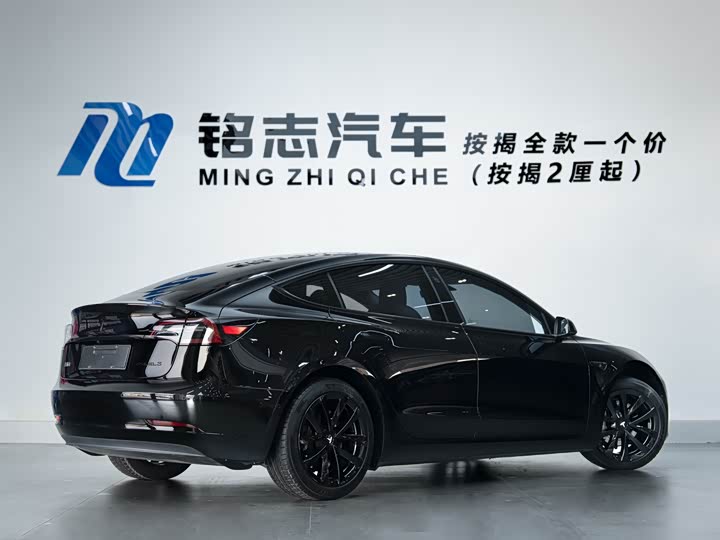 Фото 4 - Tesla Model 3