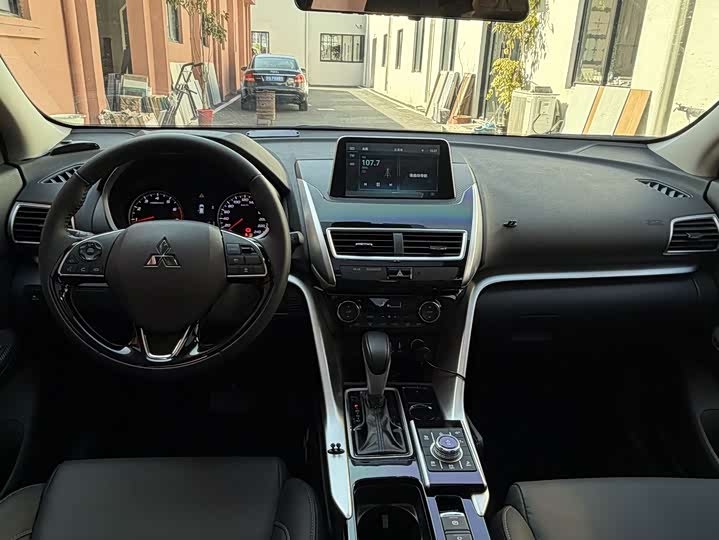 Фото 5 - Mitsubishi Eclipse Cross