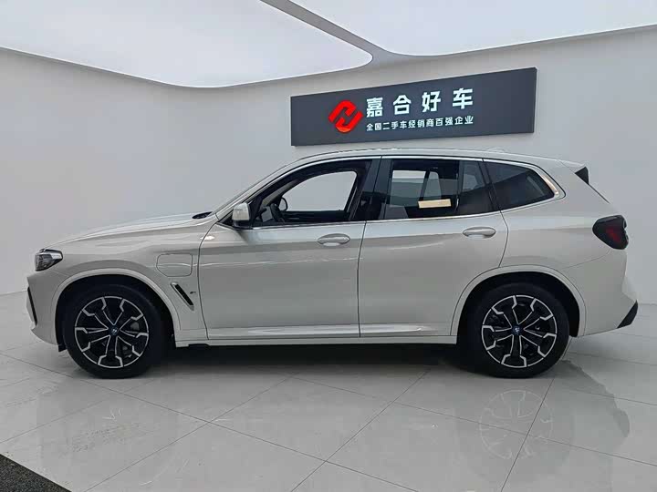 Фото 4 - BMW iX3