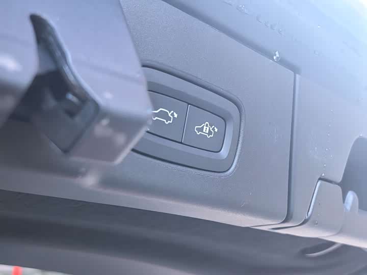 Фото 7 - Volvo V90