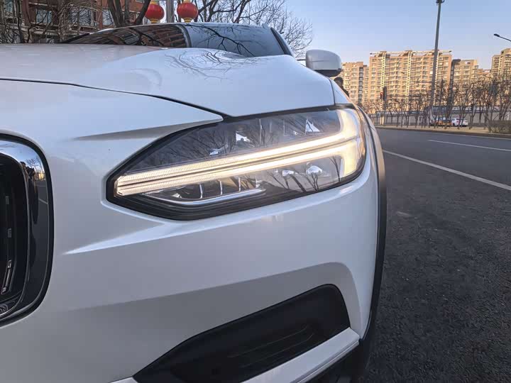 Фото 9 - Volvo V90