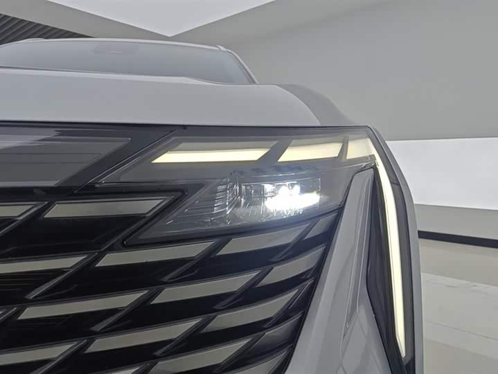 Фото 5 - Geely Atlas L