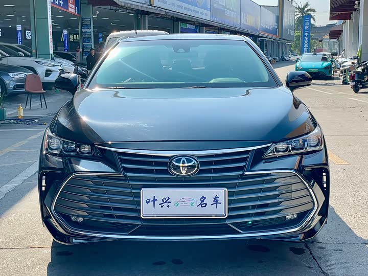 Фото 2 - Toyota Avalon