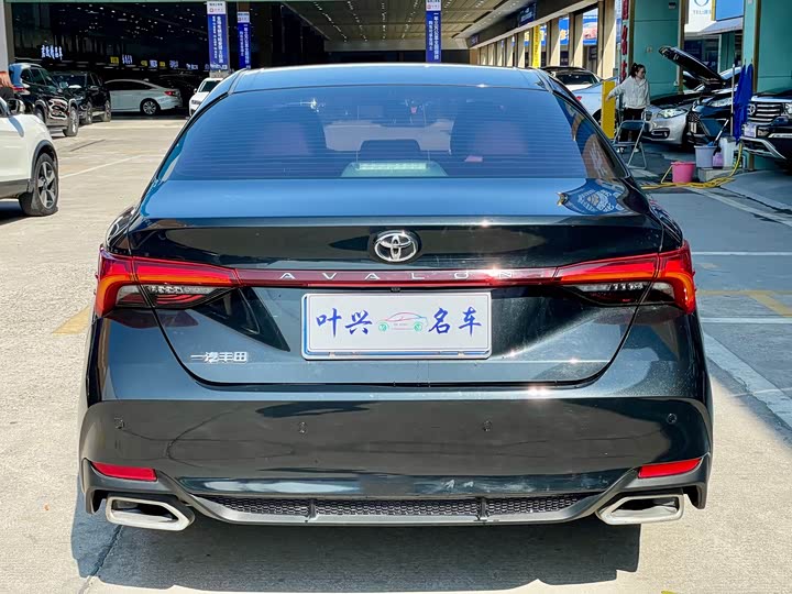 Фото 8 - Toyota Avalon