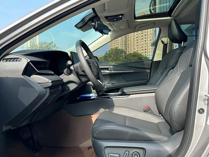 Фото 9 - Toyota Camry