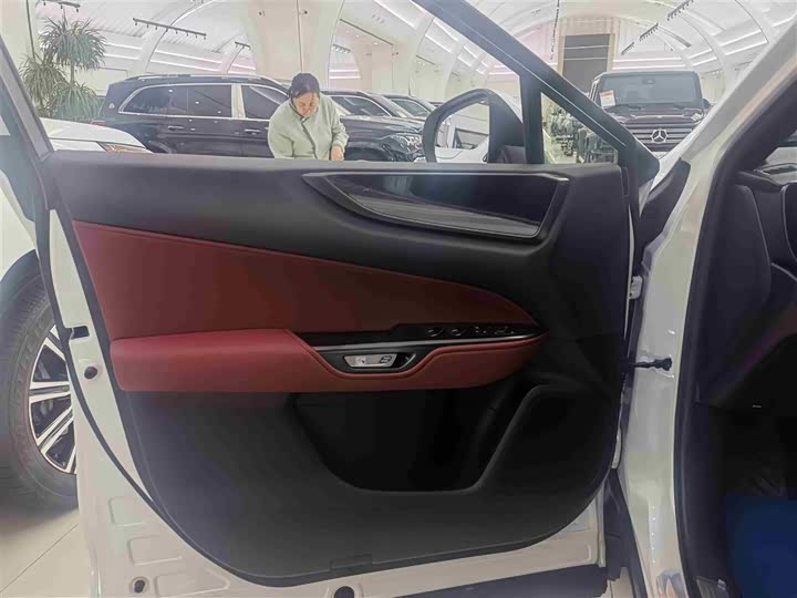 Фото 5 - Lexus NX