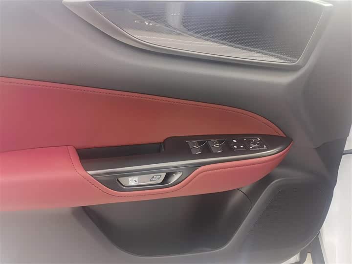 Фото 6 - Lexus NX