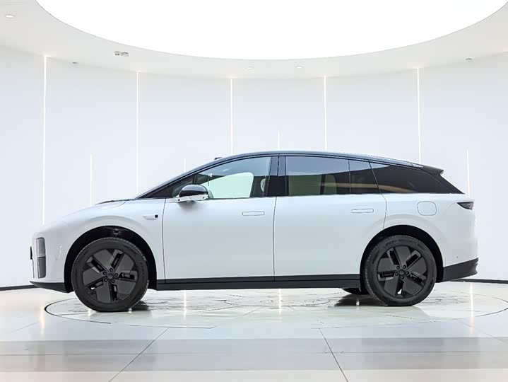 Фото 8 - LiXiang i6