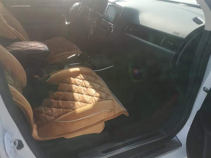 Фото 8 - Mitsubishi Outlander