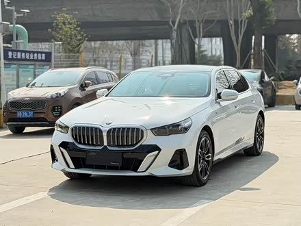 Фото 1 - BMW 5 Series