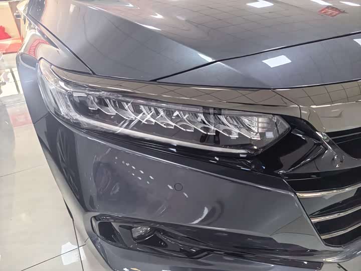 Фото 7 - Honda Accord