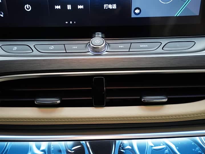 Фото 9 - Buick GL8 ES