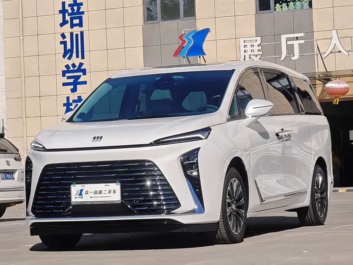 Фото 1 - Buick GL8 ES