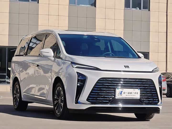 Фото 3 - Buick GL8 ES