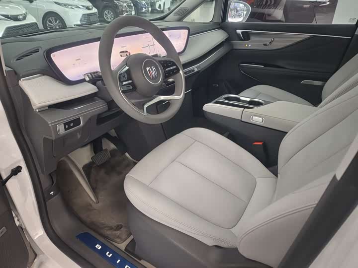 Фото 9 - Buick GL8 ES