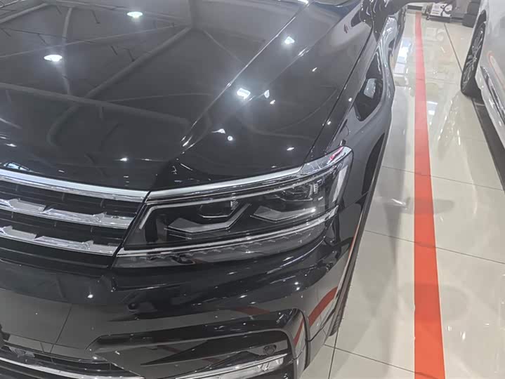 Фото 5 - Volkswagen Tiguan L Hybrid