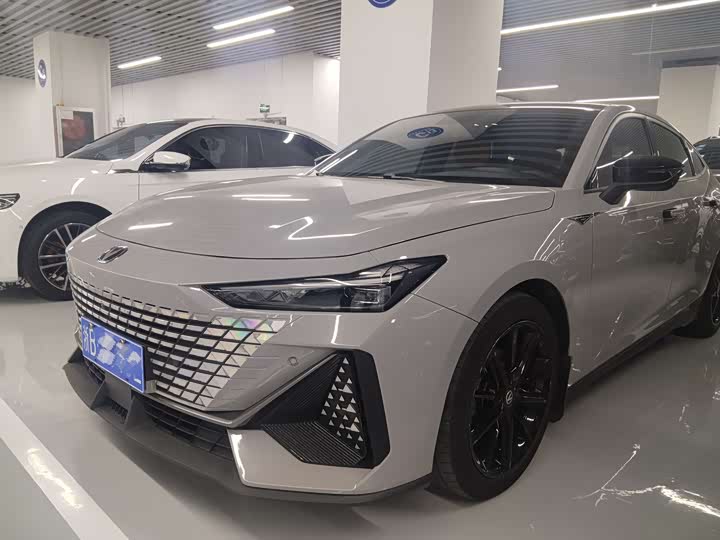 Фото 1 - Changan UNI-V