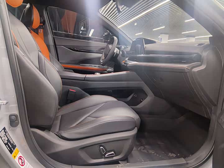 Фото 6 - Changan UNI-V