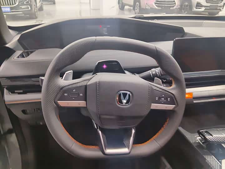 Фото 7 - Changan UNI-V