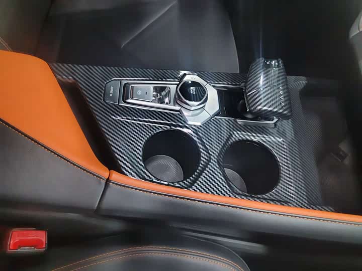 Фото 8 - Changan UNI-V