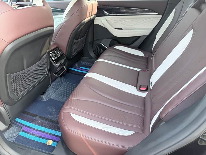 Photo 5 - Geely Monjaro