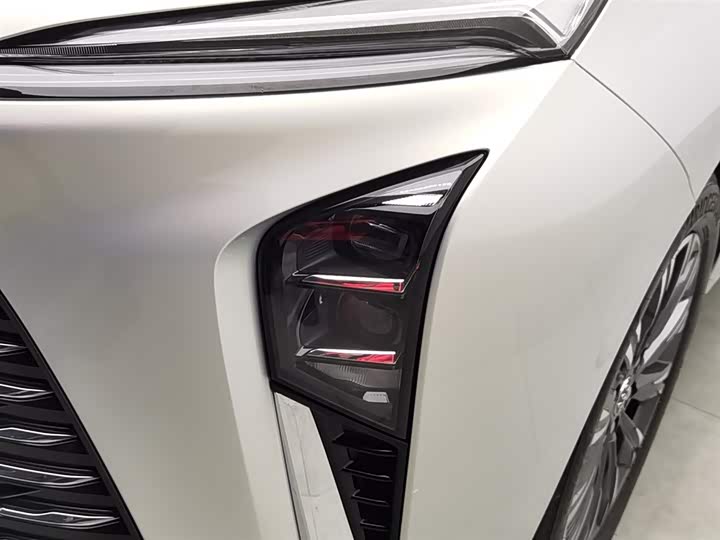 Фото 7 - Buick GL8 ES