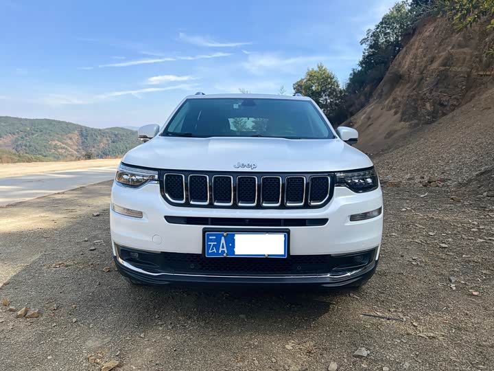 Фото 2 - Jeep Grand Commander