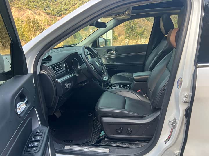 Фото 5 - Jeep Grand Commander