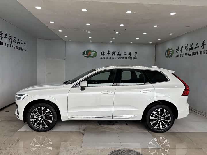 Фото 4 - Volvo XC60