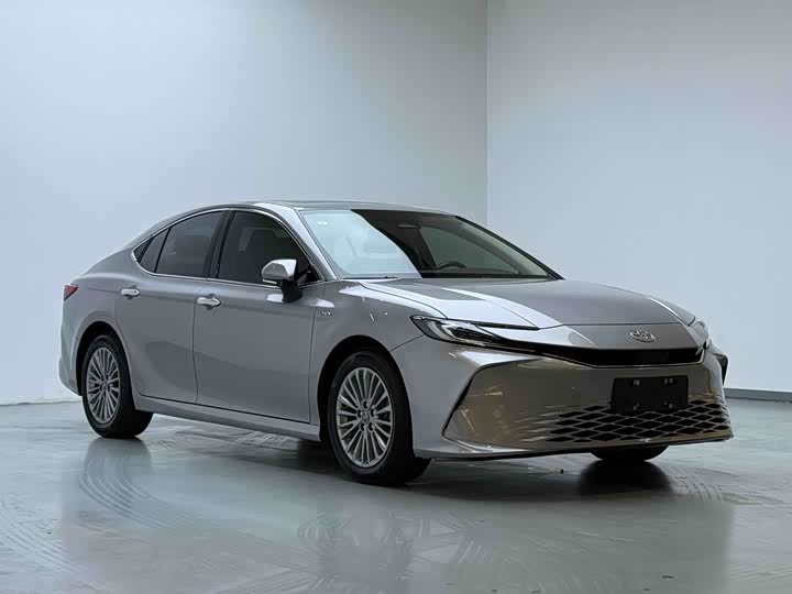 Фото 3 - Toyota Camry