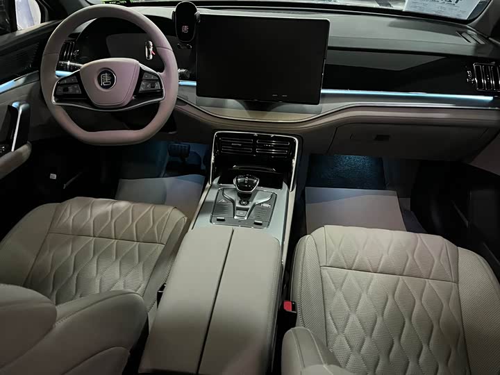 Фото 6 - BYD Tang Hybrid/EV