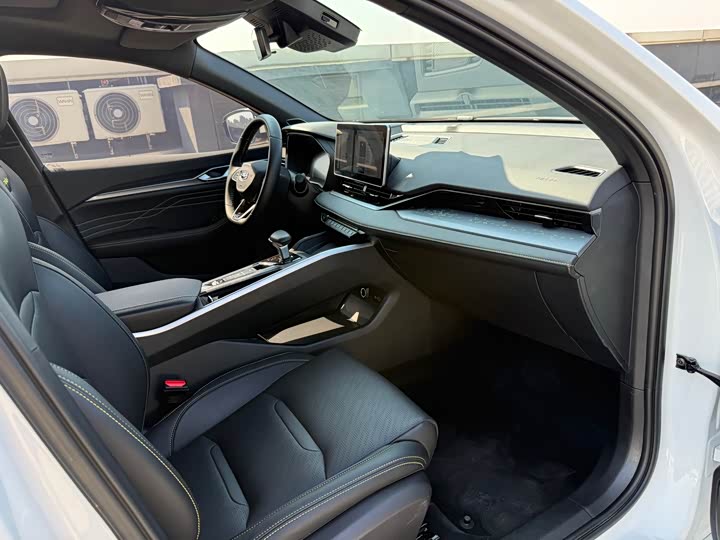 Photo 8 - Geely Preface