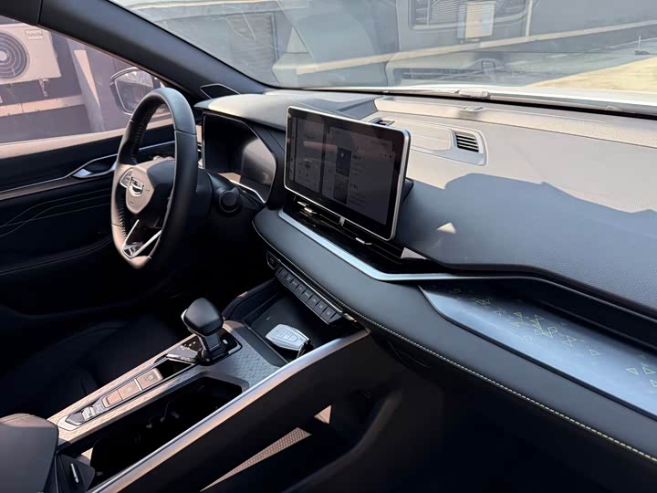 Photo 9 - Geely Preface