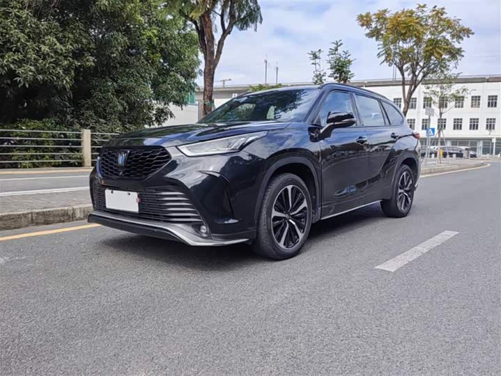 Фото 2 - Toyota Crown Kluger