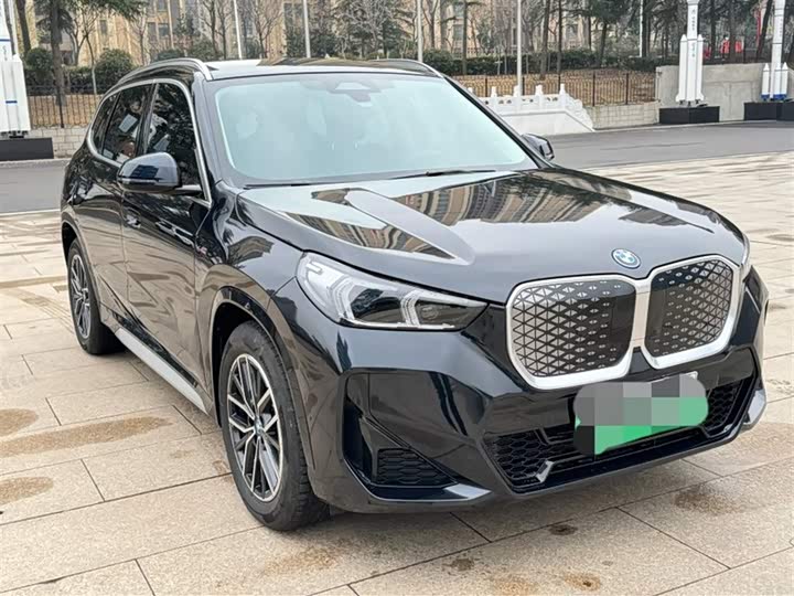 Фото 3 - BMW iX1