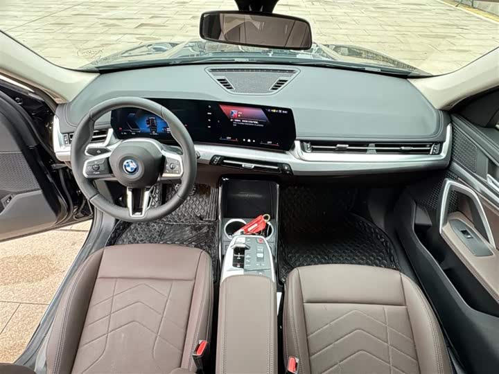 Фото 8 - BMW iX1