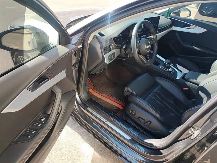 Фото 9 - Audi A4L