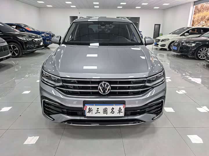 Фото 2 - Volkswagen Tiguan L Pro