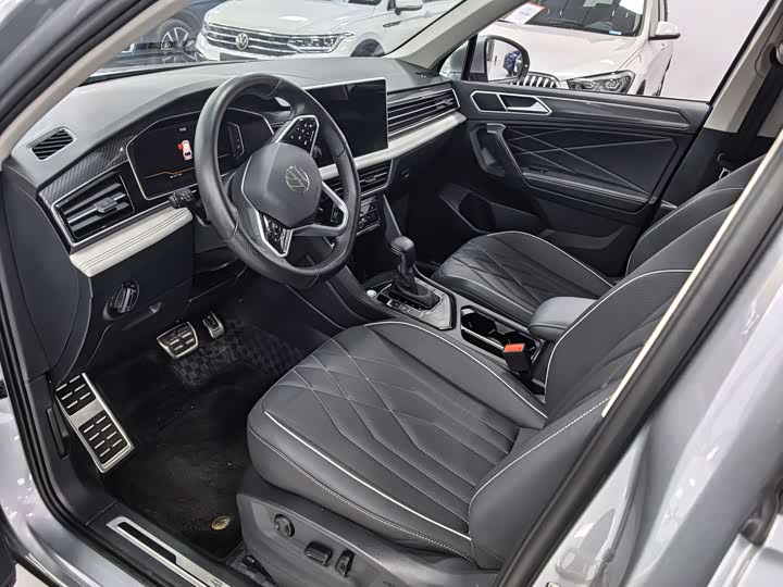 Фото 4 - Volkswagen Tiguan L Pro