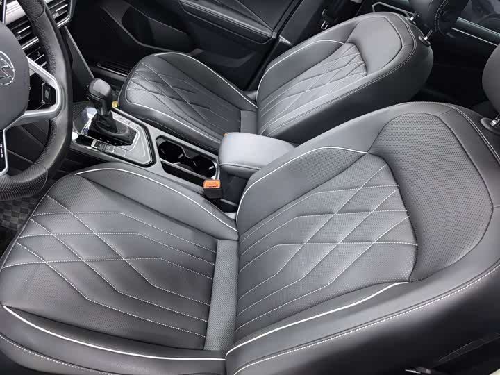 Фото 6 - Volkswagen Tiguan L Pro